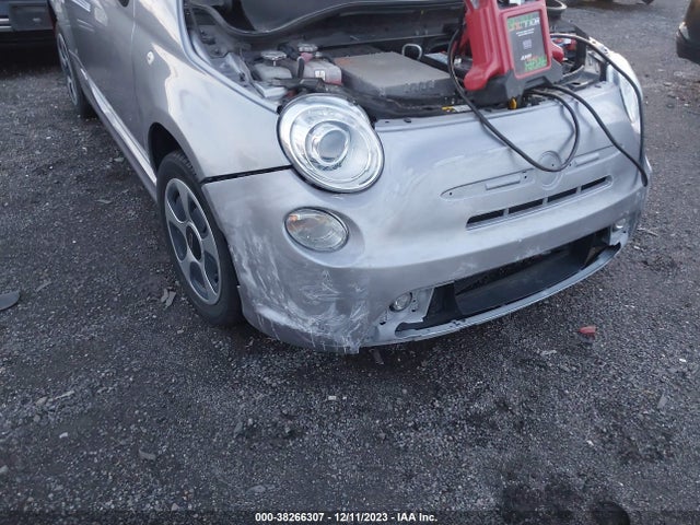 Fiat 500E BATTERY ELECTRIC 2015 3C3CFFGE6FT662617 Image 10