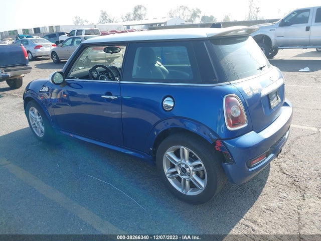 2009 MINI COOPER S WMWMF73579TW80181 Photo 2