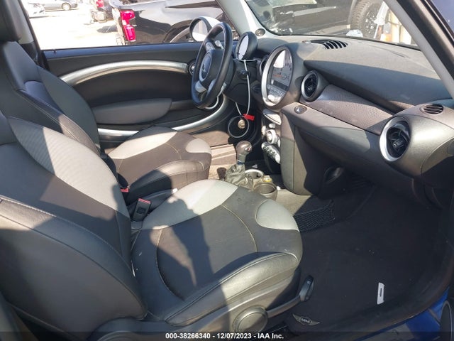 2009 MINI COOPER S WMWMF73579TW80181 Photo 4