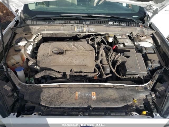 3FA6P0HD7HR132817 Ford FUSION SE