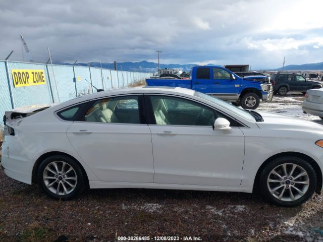 3FA6P0HD7HR132817 Ford FUSION SE