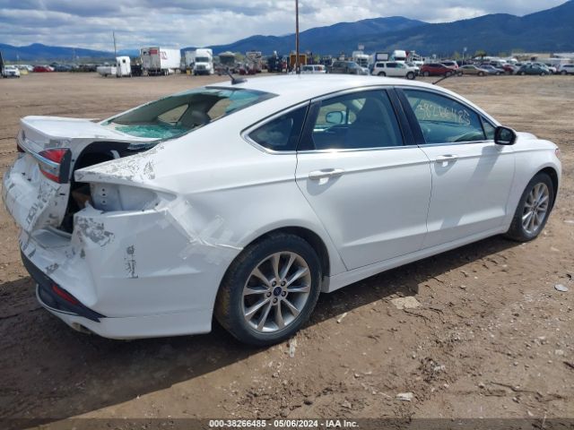 3FA6P0HD7HR132817 Ford FUSION SE