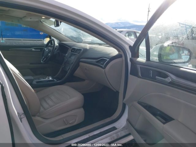 3FA6P0HD7HR132817 Ford FUSION SE