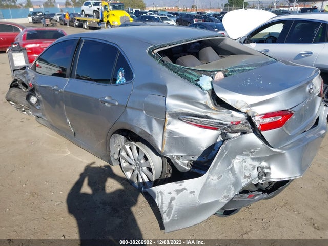 4T1B11HK5JU079561 Toyota CAMRY LE