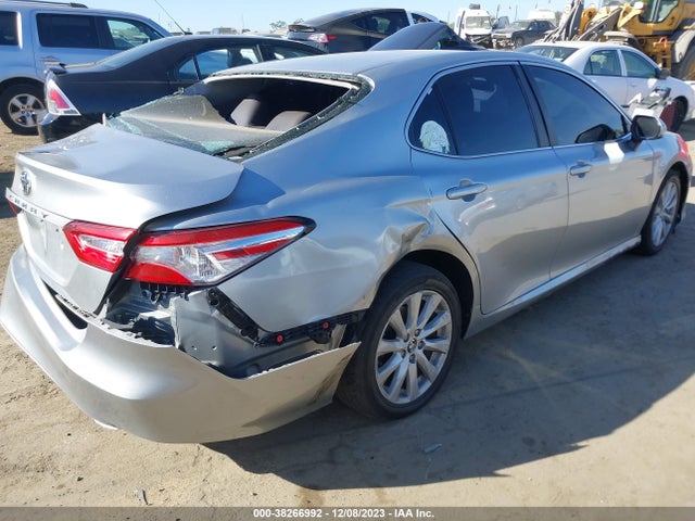 4T1B11HK5JU079561 Toyota CAMRY LE