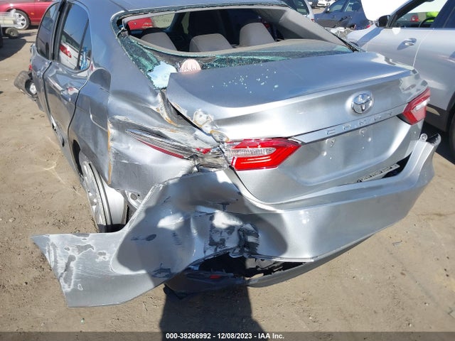 4T1B11HK5JU079561 Toyota CAMRY LE