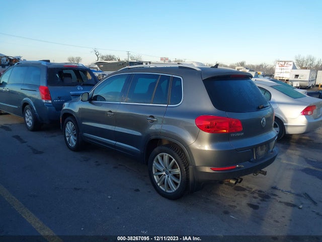 WVGBV7AX9FW552659 Volkswagen 2015