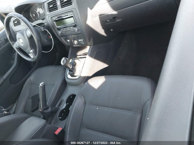 2012 VOLKSWAGEN JETTA 2.5L SE VIN: 3VWDP7AJ2CM304829