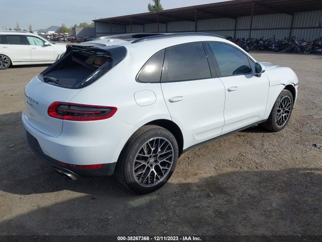 2018 PORSCHE MACAN WP1AB2A55JLB35218 Photo 3
