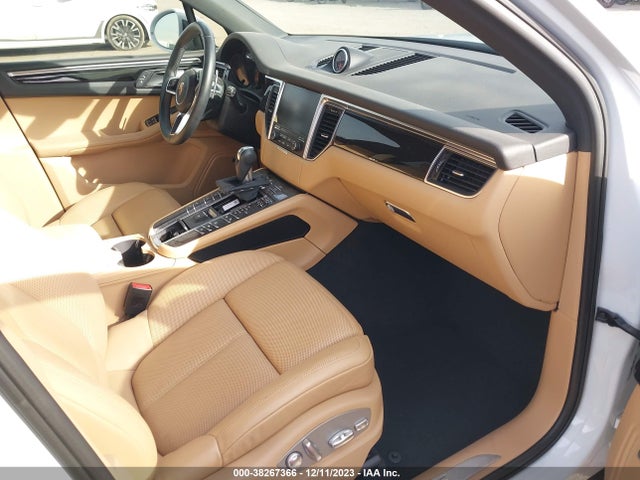 2018 PORSCHE MACAN WP1AB2A55JLB35218 Photo 4