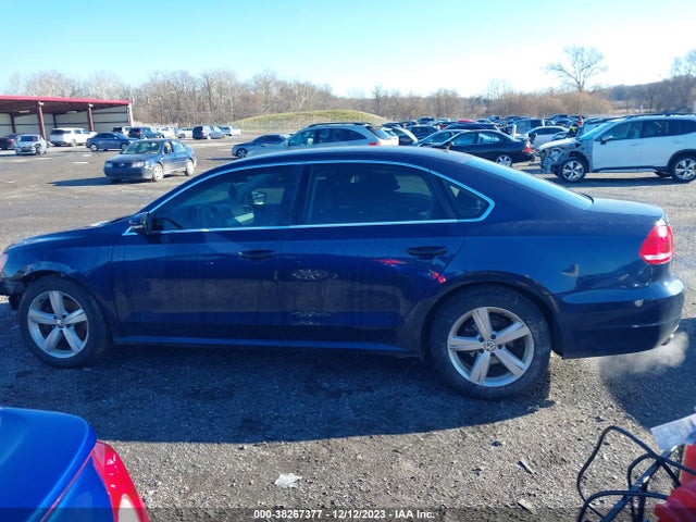 2012 VOLKSWAGEN PASSAT 2.5L SE VIN: 1VWBP7A33CC053037