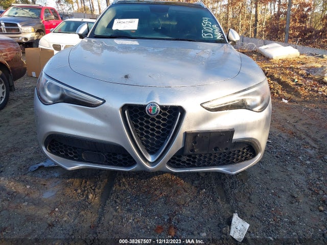 ZASFAKBN8J7B70554 Alfa Romeo Stelvio Ti Awd