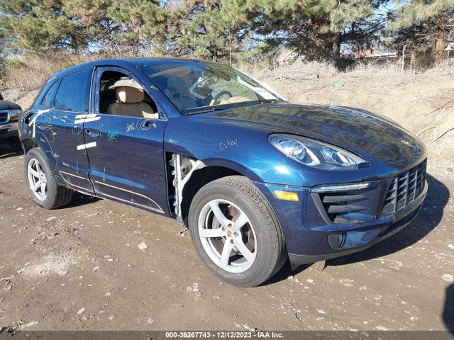 2017 PORSCHE MACAN WP1AA2A59HLB00629 Photo 0