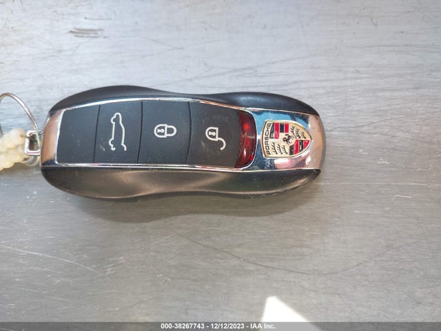 2017 PORSCHE MACAN WP1AA2A59HLB00629 Photo 10