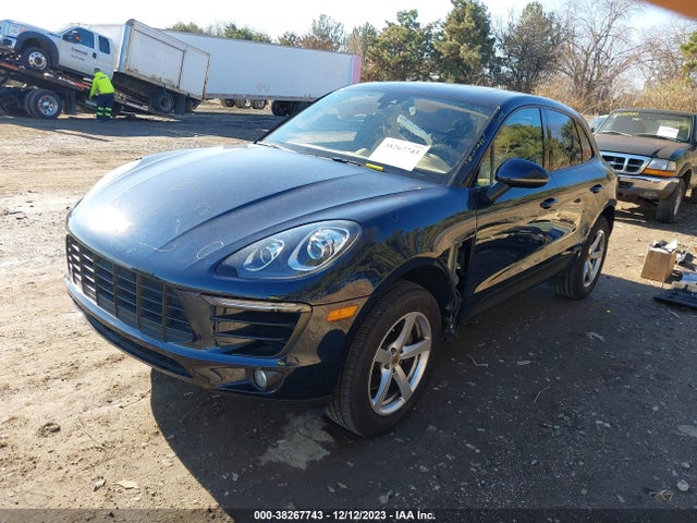 2017 PORSCHE MACAN WP1AA2A59HLB00629 Photo 1