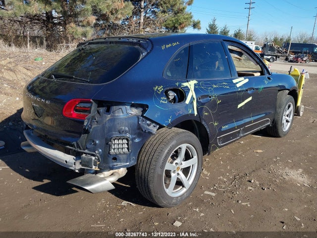 2017 PORSCHE MACAN WP1AA2A59HLB00629 Photo 3
