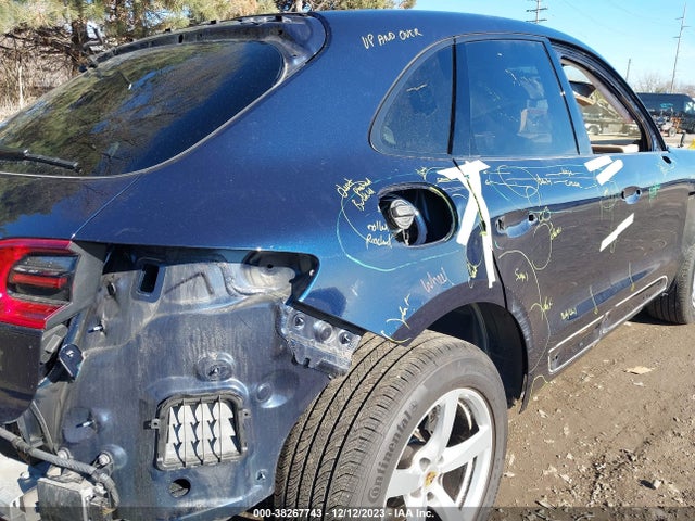 2017 PORSCHE MACAN WP1AA2A59HLB00629 Photo 5