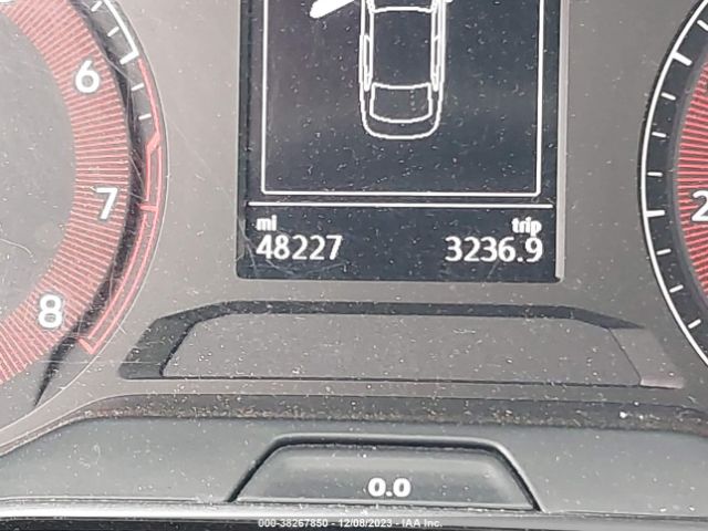 3VWC57BU6KM250900 Volkswagen Jetta R-line/s/se