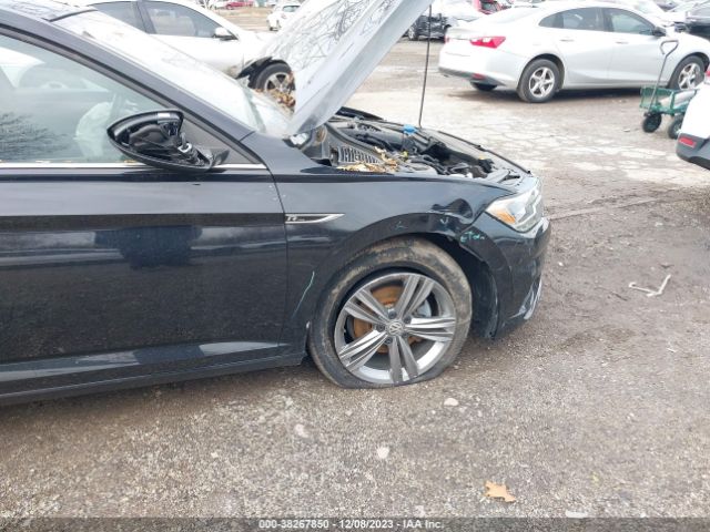 3VWC57BU6KM250900 Volkswagen Jetta R-line/s/se