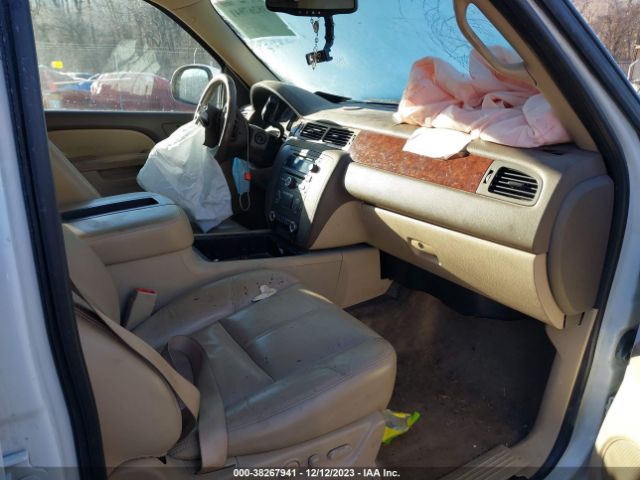 2011 GMC YUKON XL 1GKS1KE06BR129356 Photo 4