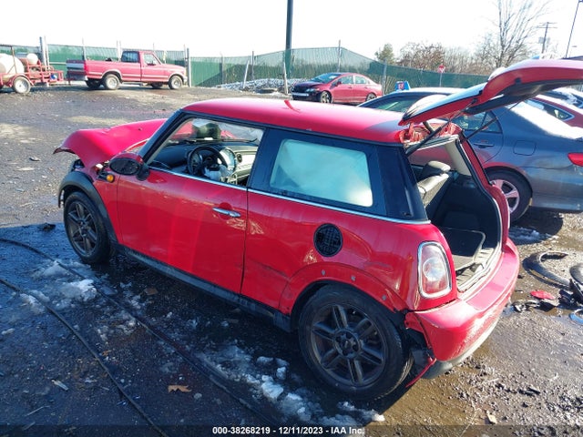 2012 MINI COOPER WMWSU3C51CT184578 Photo 2
