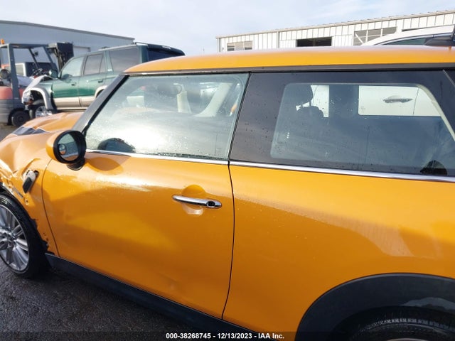 2014 MINI HARDTOP COOPER VIN: WMWXM5C51ET972619