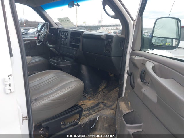 Chevrolet Express 3500 Work Van 2014 1GCZGUBA3E1165140 Image 5