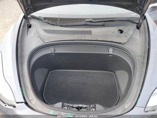 5YJ3E1EA6JF053097 Tesla MODEL 3