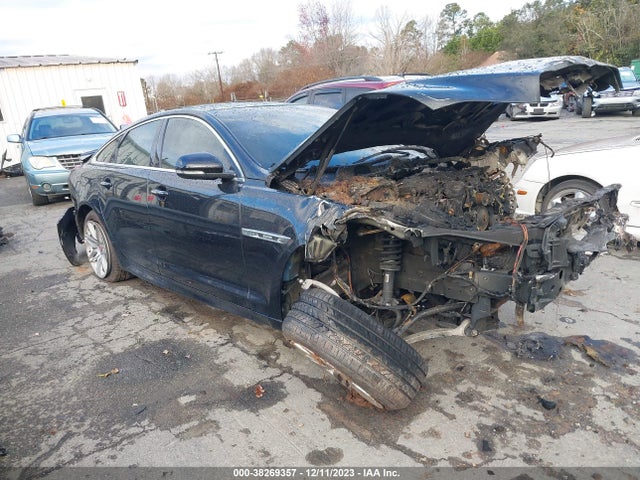 2017 JAGUAR XJ SAJWJ1CDXH8W10224 Photo 0