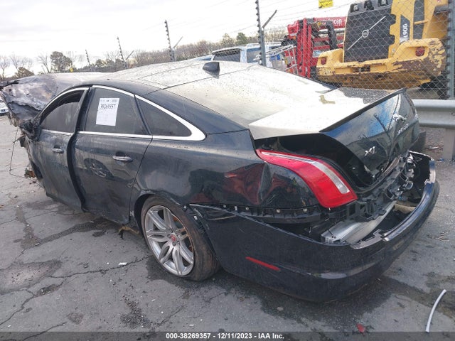 2017 JAGUAR XJ SAJWJ1CDXH8W10224 Photo 2