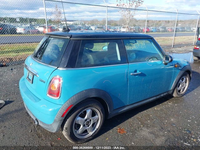 2009 MINI COOPER WMWMF335X9TU69839 Photo 3