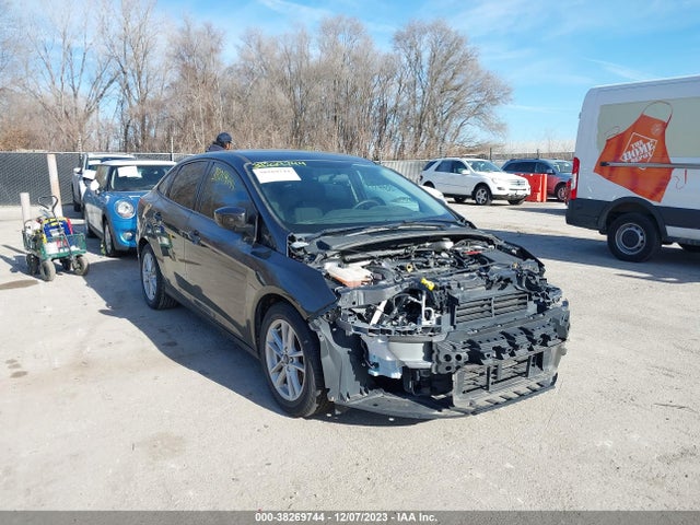 2018 FORD FOCUS SE VIN: 1FADP3F27JL269836