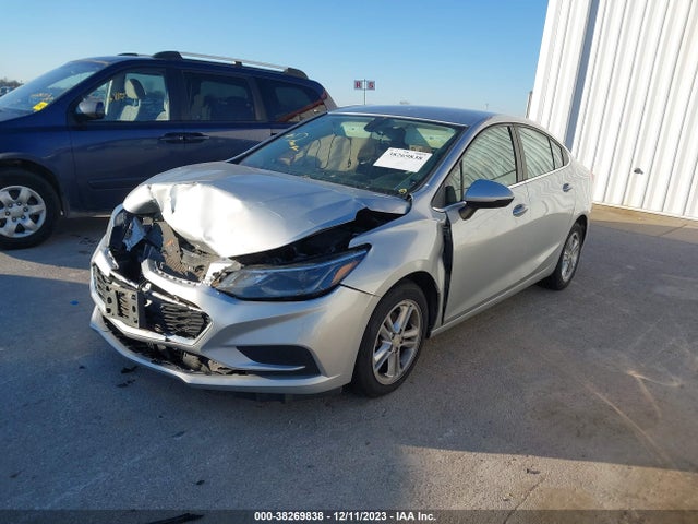 Chevrolet CRUZE LT 2017 1G1BE5SM7H7236423 Image 2