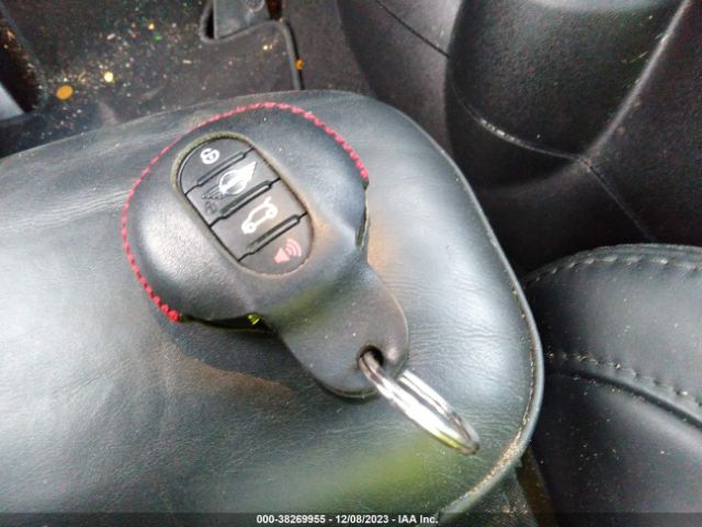 2022 MINI HARDTOP 2 DOOR WMW13DJ0XN2R89418 Photo 10