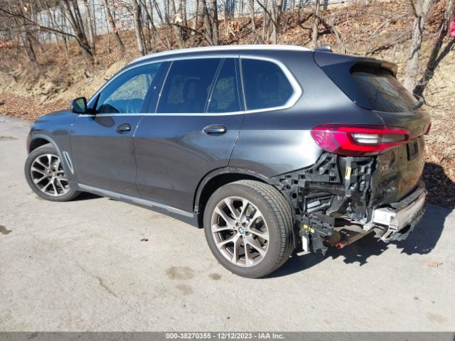 2022 BMW X5 5UXCR6C0XN9K51238 Photo 2