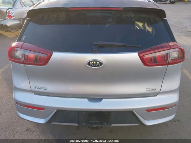 KNDCB3LC6K5258690 KIA NIRO LX