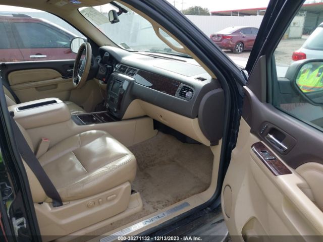2011 GMC YUKON XL 1GKS1MEF2BR167389 Photo 4