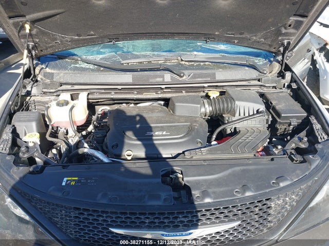Chrysler PACIFICA L 2018 2C4RC1AGXJR121402 Image 10