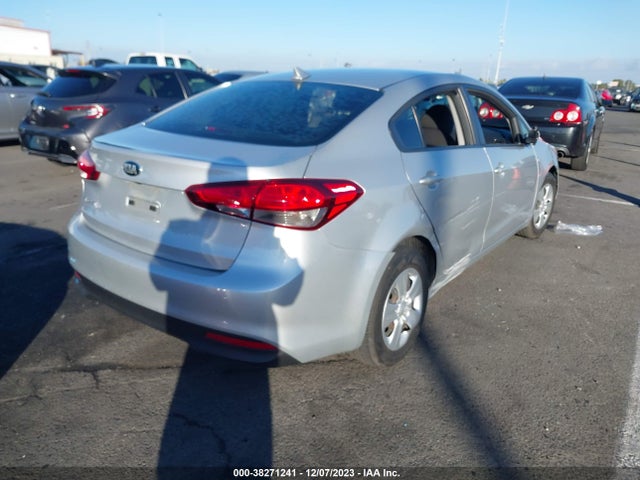KIA FORTE LX 2018 3KPFK4A78JE255608 Image 4