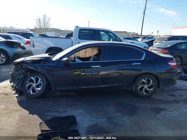 Honda ACCORD LX 2017 1HGCR2F31HA230136 Image 13