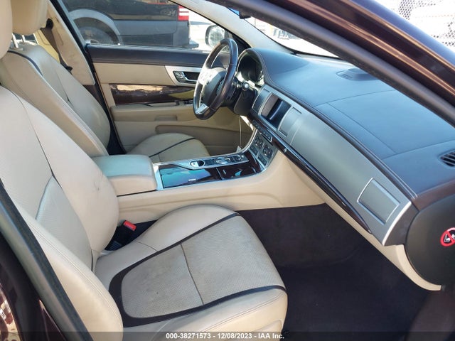 2015 JAGUAR XF SAJWA0F7XF8U82659 Photo 4