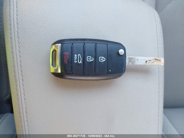 KIA Optima Lx 2018 5XXGT4L30JG203831 Image 11