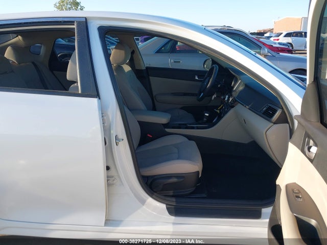 KIA Optima Lx 2018 5XXGT4L30JG203831 Image 5