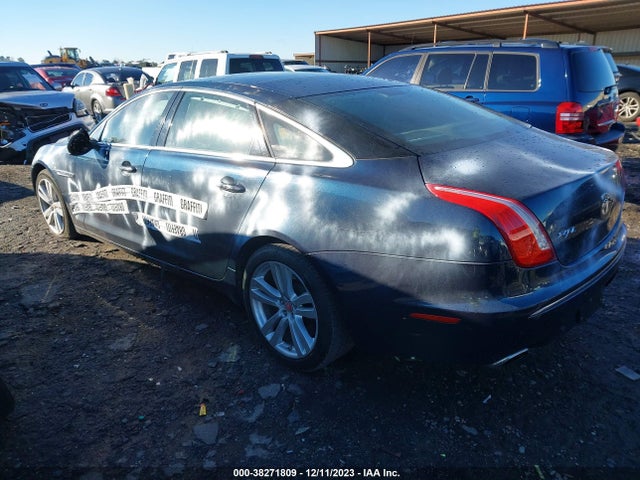 2011 JAGUAR XJ SAJWA2GE3BMV02924 Photo 2