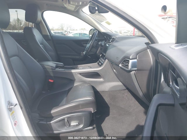 2019 JAGUAR F-PACE SADCS2FX9KA602260 Photo 4
