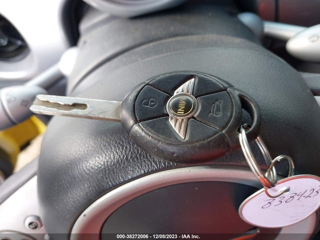 2006 MINI COOPER WMWRC33526TK64803 Photo 10