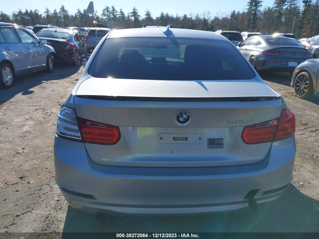 2013 BMW 3 SERIES 320I VIN: WBA3B1C5XDF078418