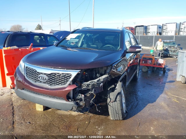 2012 KIA SORENTO LX V6 VIN: 5XYKTDA27CG264581