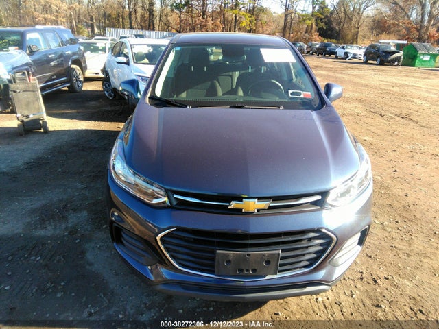 Chevrolet TRAX LS 2018 3GNCJNSBXJL411472 Image 12