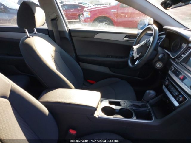 5NPE24AF5KH784465 Hyundai SONATA SE